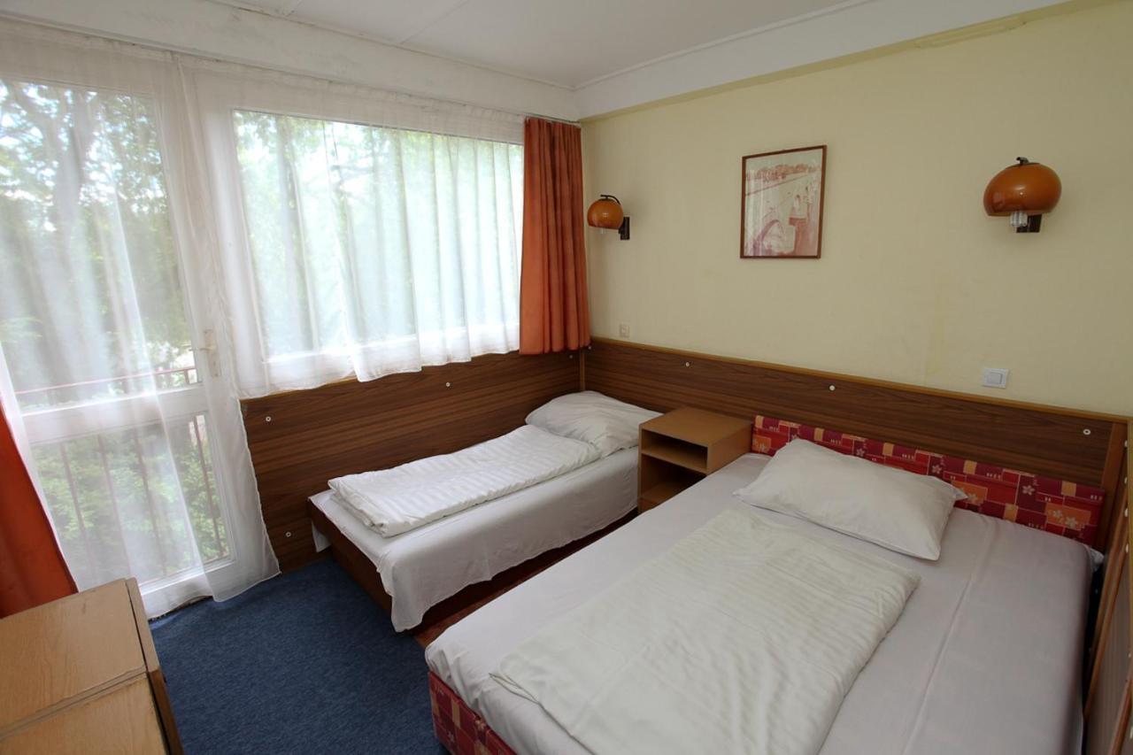 Rev Szallo Balaton Hotel Szantod Exterior photo