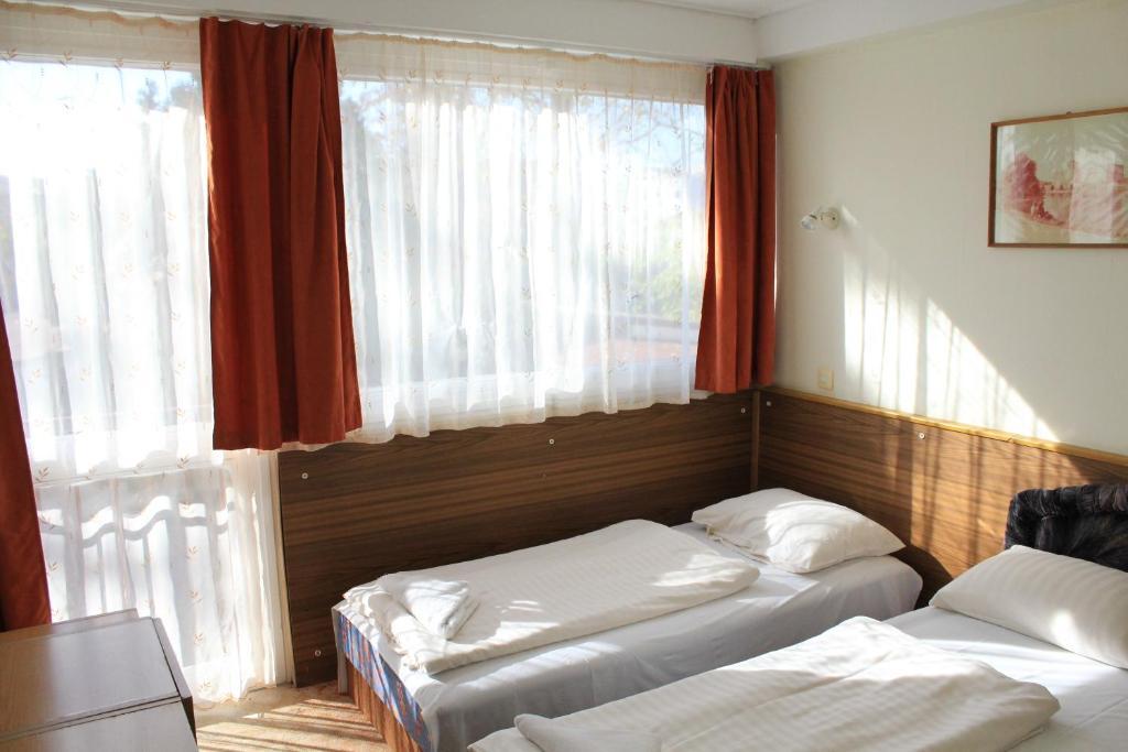 Rev Szallo Balaton Hotel Szantod Room photo